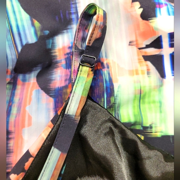 Abstract print sleeveless dress - Picture 6 of 9